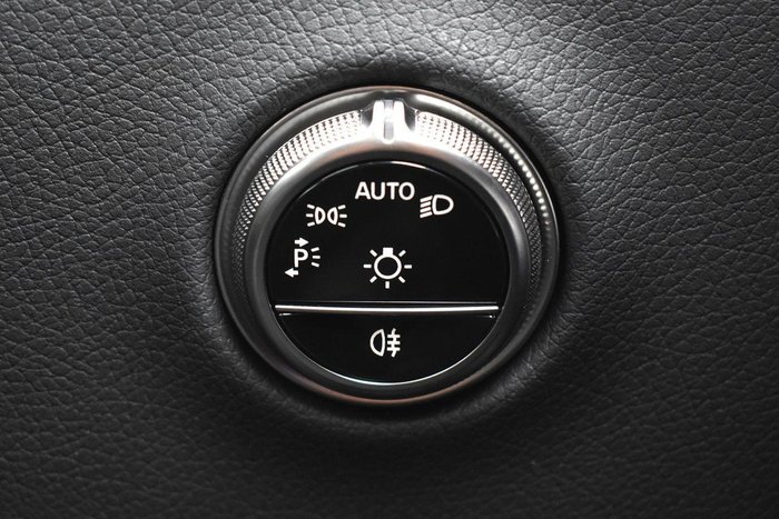 2025 Mercedes-Benz GLC-Class GLC300