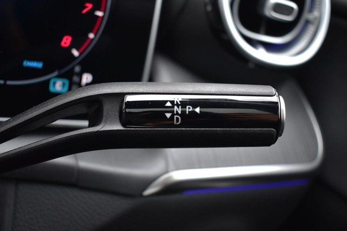 2025 Mercedes-Benz GLC-Class GLC300