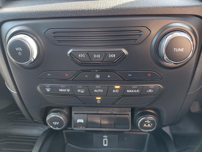 2022 Ford Everest Ambiente