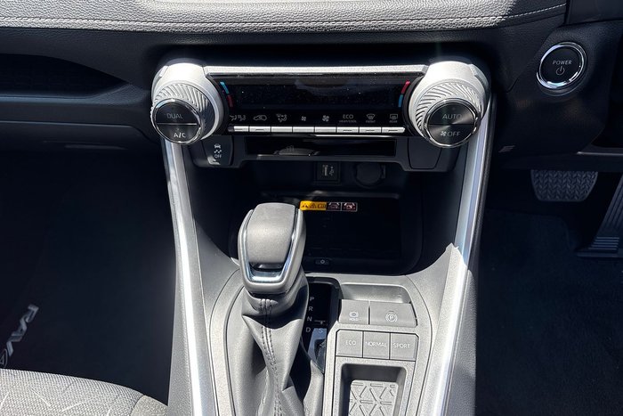 2025 Toyota RAV4 GXL