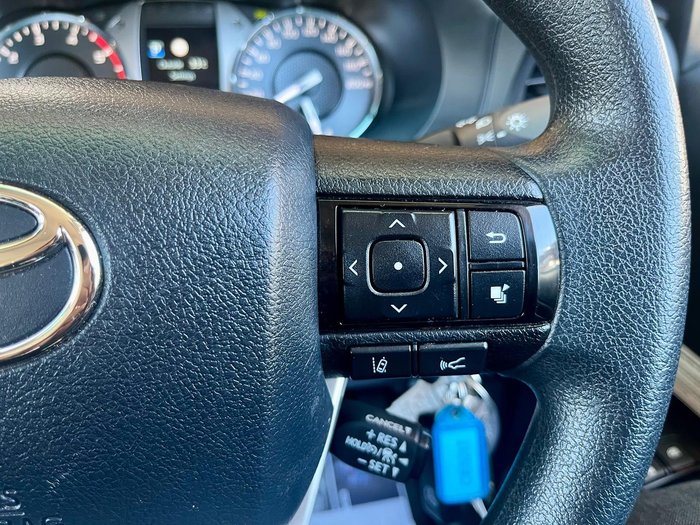 2021 Toyota Hilux SR