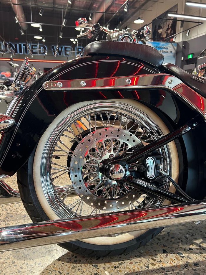 2015 Harley-Davidson Softail Deluxe 1690 (FLSTN) Softail Black