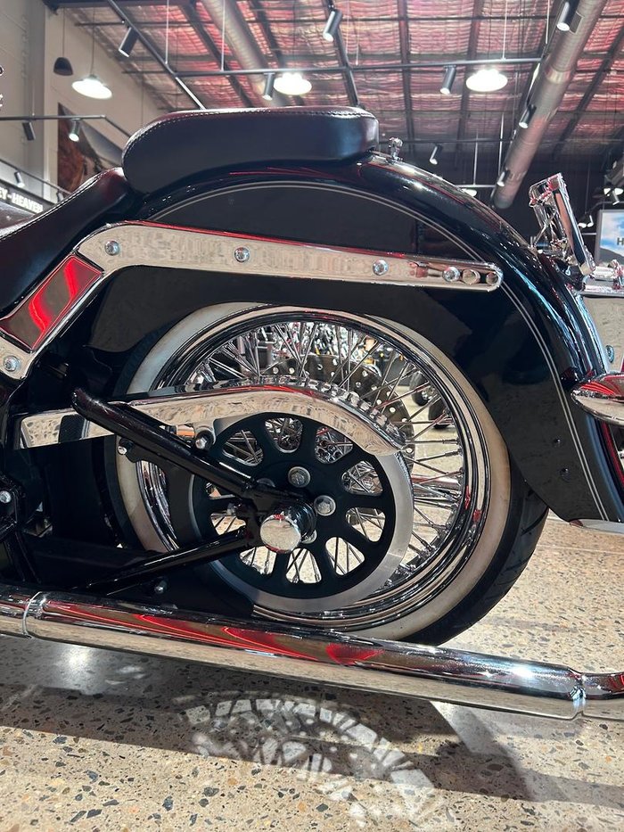 2015 Harley-Davidson Softail Deluxe 1690 (FLSTN) Softail Black