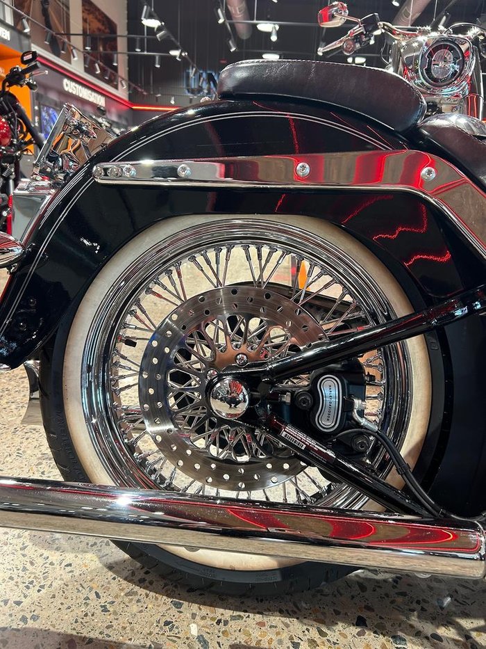 2015 Harley-Davidson Softail Deluxe 1690 (FLSTN) Softail Black