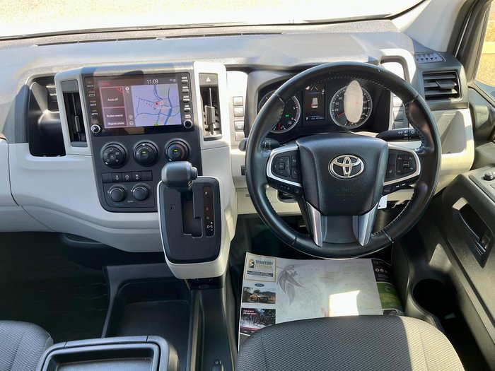 2022 Toyota Hiace Commuter