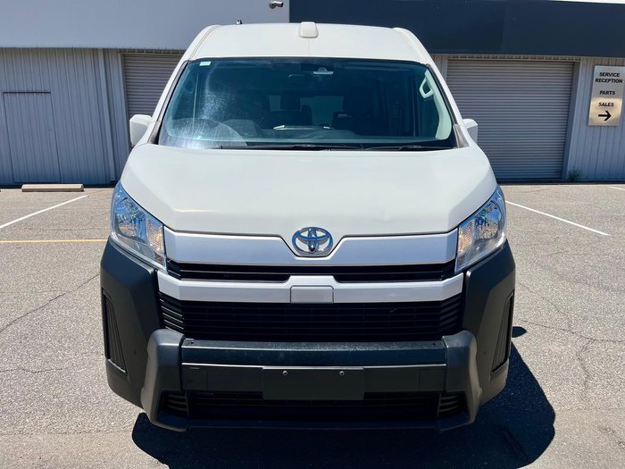 2022 Toyota Hiace Commuter