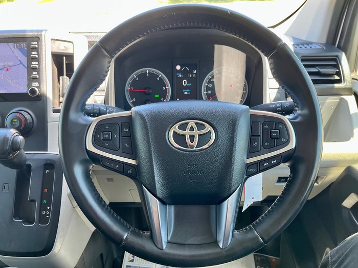 2022 Toyota Hiace Commuter