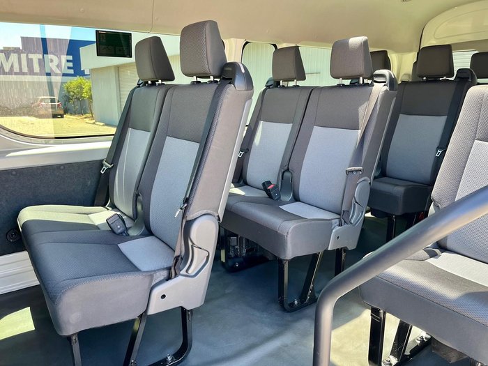 2022 Toyota Hiace Commuter