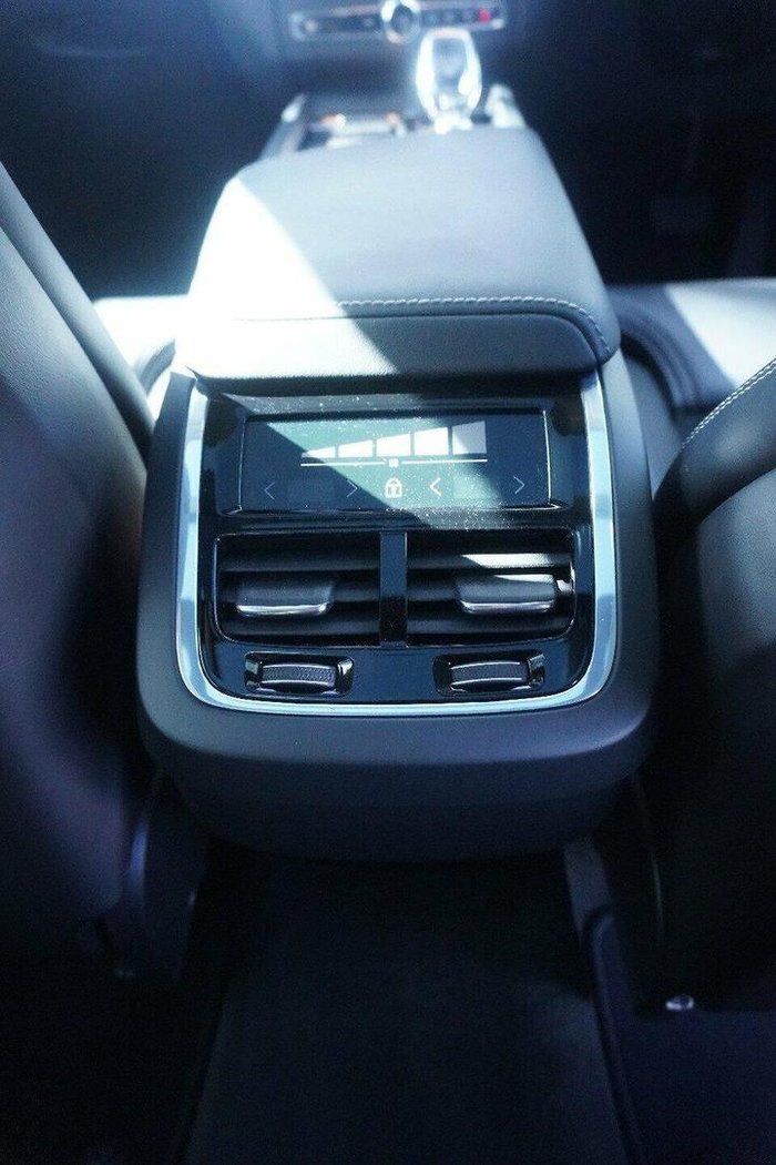 2023 Volvo XC60 Ultimate B5 Bright