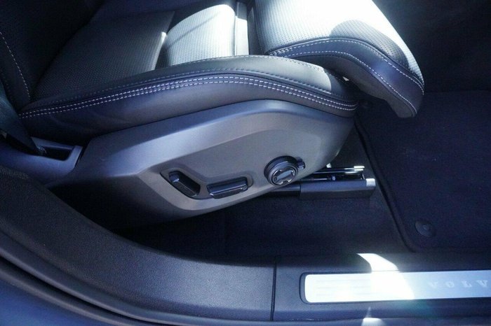 2023 Volvo XC60 Ultimate B5 Bright