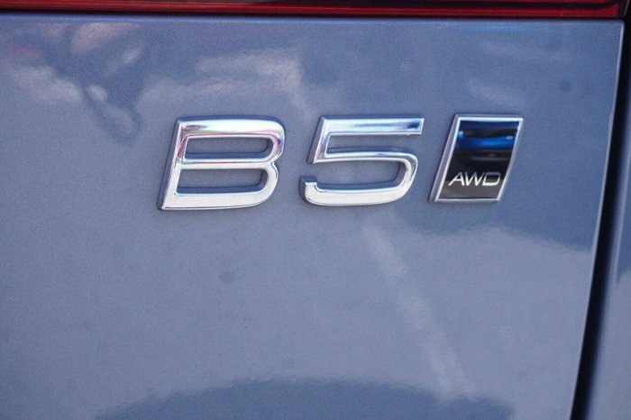 2023 Volvo XC60 Ultimate B5 Bright