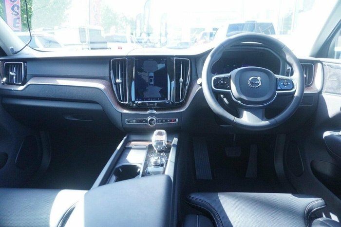 2023 Volvo XC60 Ultimate B5 Bright