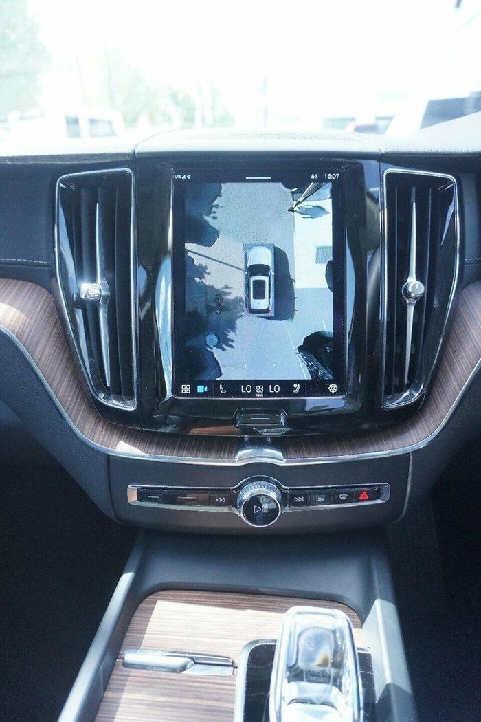 2023 Volvo XC60 Ultimate B5 Bright