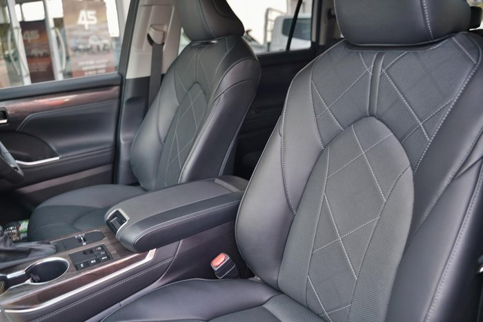 2024 Toyota Kluger Grande