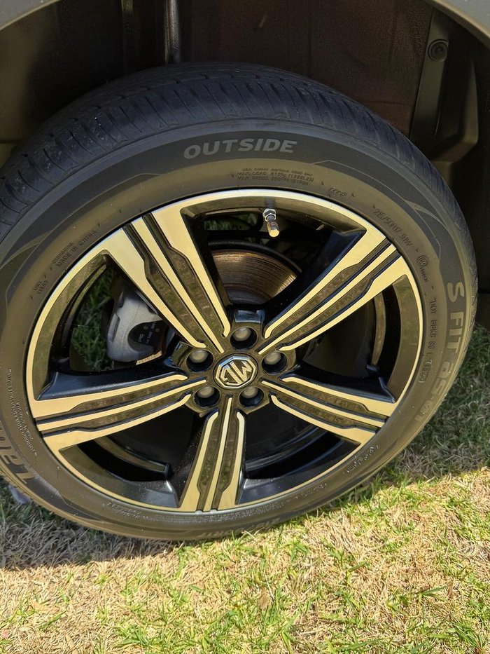 2020 MG ZS Essence AZS1 MY19 Diamond Red