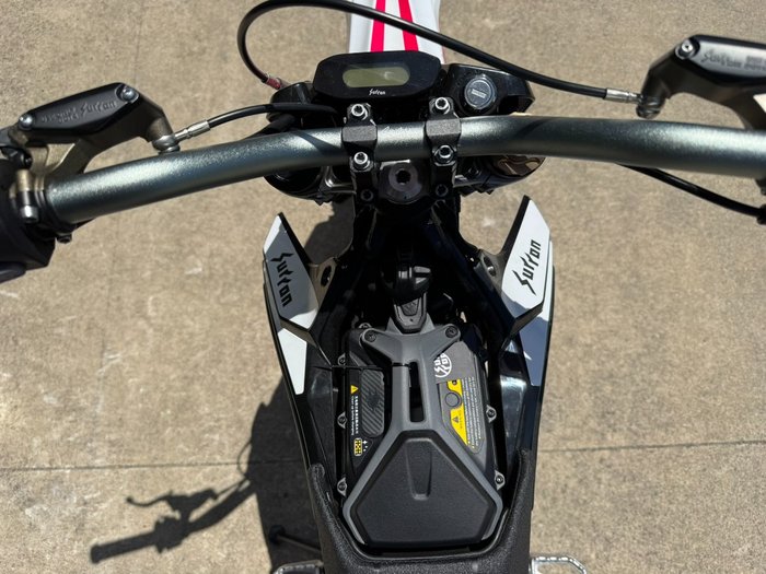 2025 Sur-ron 2025 SURRON Hyper Bee PINK