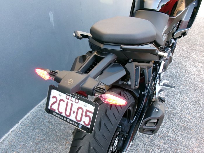 2025 BMW Motorrad F 900 XR TRIPLE BLACK Black storm metallic. (18-01)