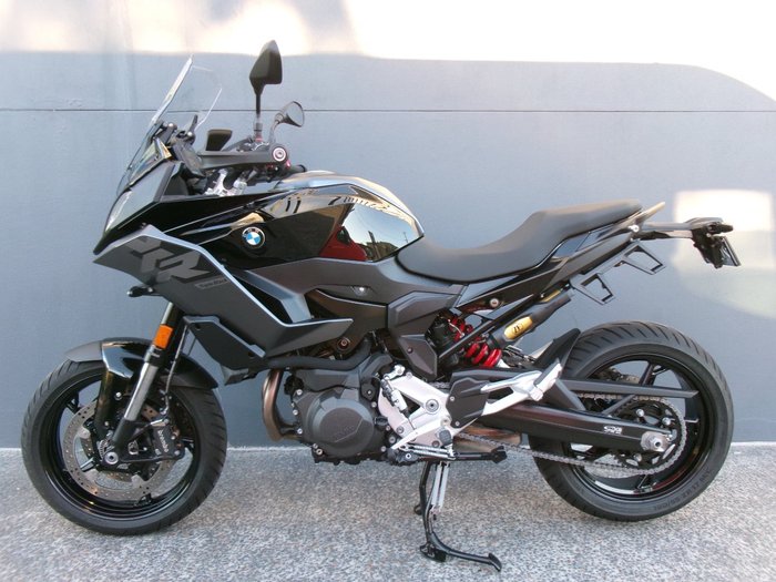 2025 BMW Motorrad F 900 XR TRIPLE BLACK Black storm metallic. (18-01)