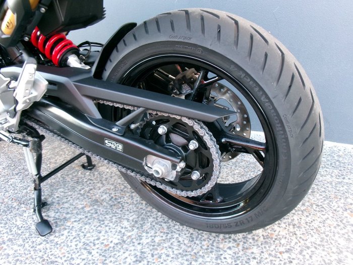 2025 BMW Motorrad F 900 XR TRIPLE BLACK Black storm metallic. (18-01)