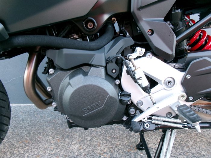 2025 BMW Motorrad F 900 XR TRIPLE BLACK Black storm metallic. (18-01)