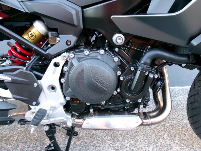 2025 BMW Motorrad F 900 XR TRIPLE BLACK Black storm metallic. (18-01)