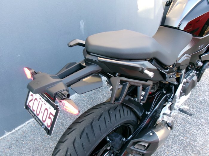 2025 BMW Motorrad F 900 XR TRIPLE BLACK Black storm metallic. (18-01)