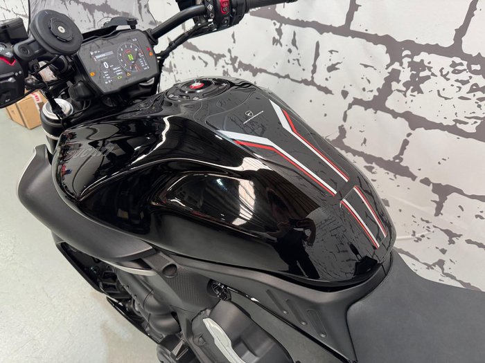 2024 Ducati Diavel V4 Diavel Red