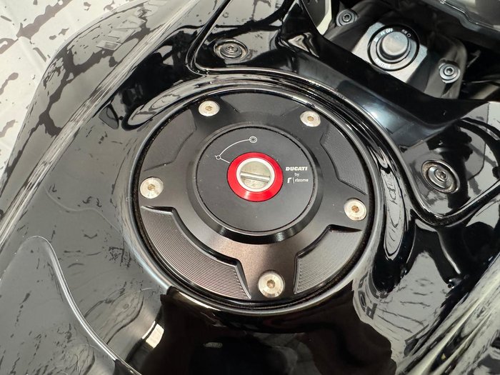 2024 Ducati Diavel V4 Diavel Red