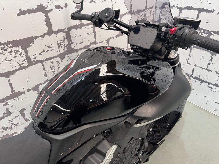 2024 Ducati Diavel V4 Diavel Red