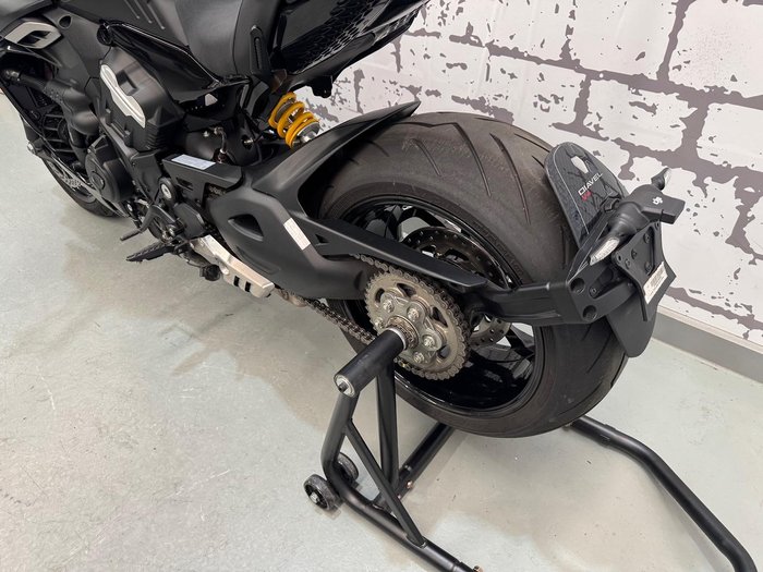 2024 Ducati Diavel V4 Diavel Red