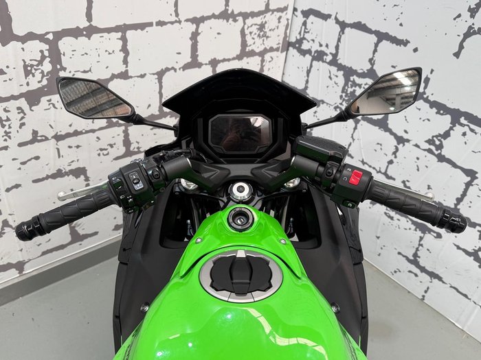 2023 Kawasaki Ninja 650L (LAMS) KRT Edition Ninja Green