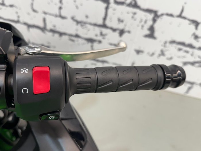 2023 Kawasaki Ninja 650L (LAMS) KRT Edition Ninja Green