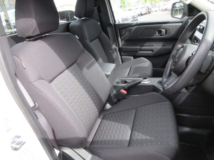 2025 Mitsubishi Triton GLX