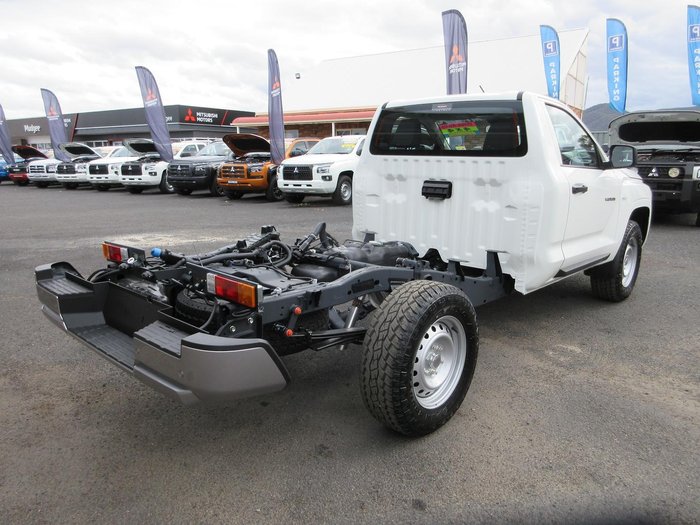 2025 Mitsubishi Triton GLX