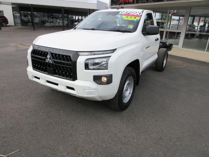 2025 Mitsubishi Triton GLX