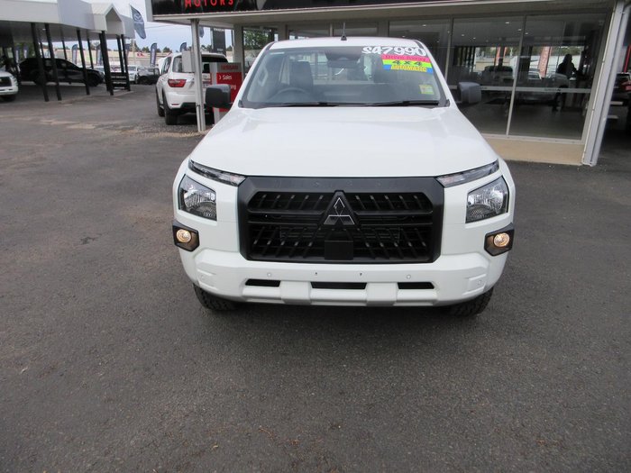 2025 Mitsubishi Triton GLX