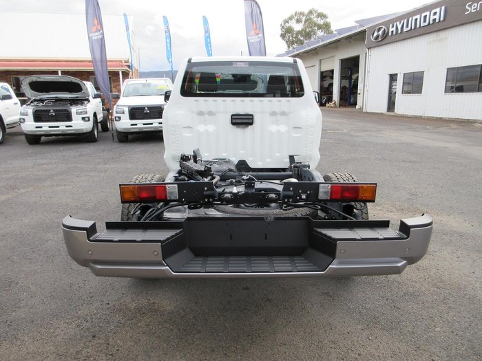 2025 Mitsubishi Triton GLX