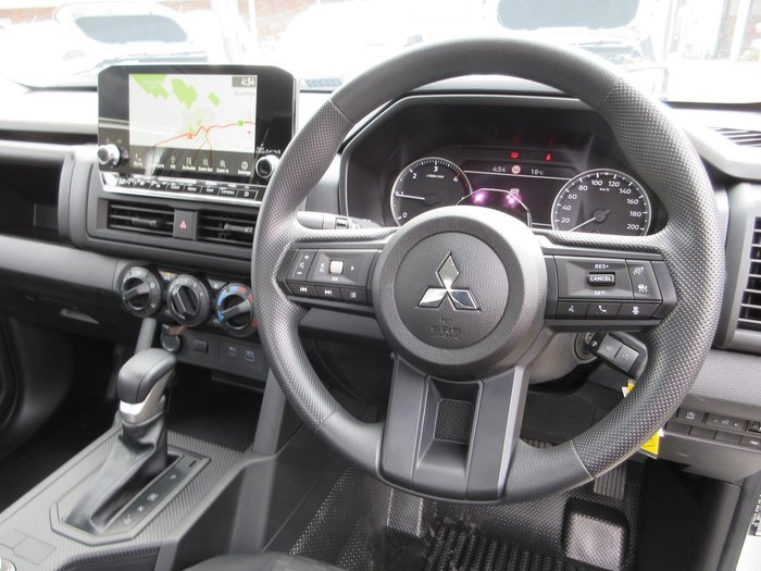 2025 Mitsubishi Triton GLX