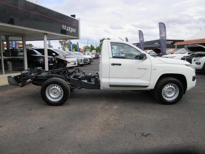 2025 Mitsubishi Triton GLX