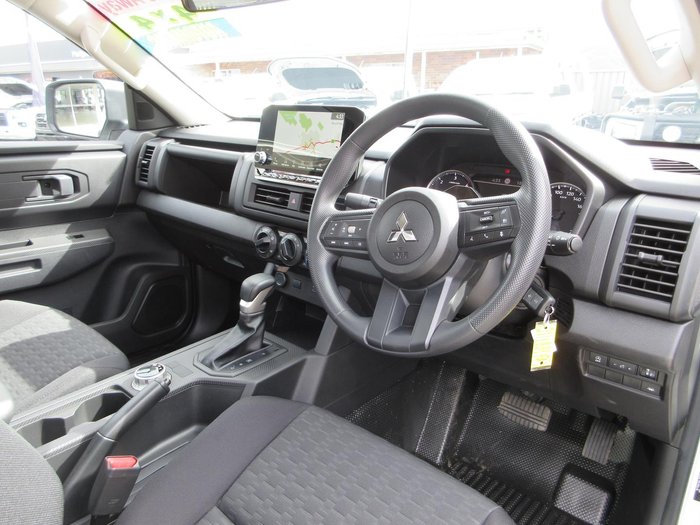 2025 Mitsubishi Triton GLX