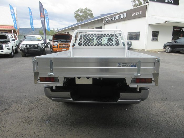 2025 Mitsubishi Triton GLX