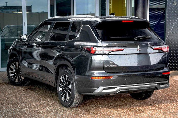 2025 Mitsubishi Outlander LS