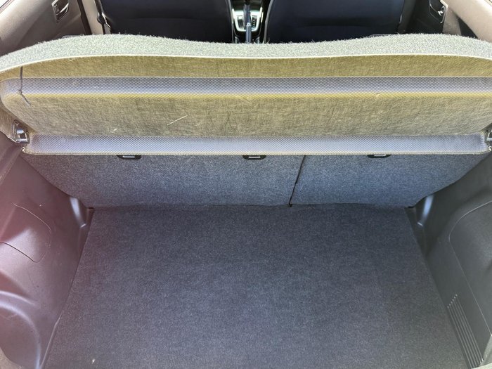 2022 Suzuki Swift GL AZ Series II Pure White