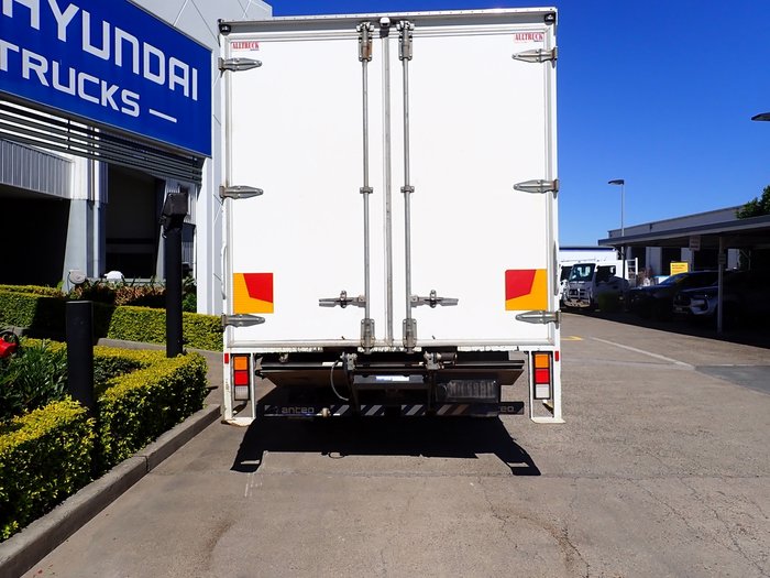 2018 ISUZU FRR 107-210