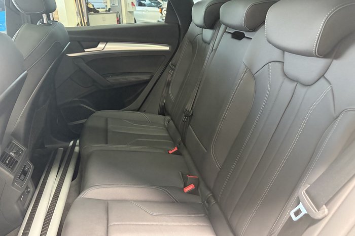 2024 Audi Q5 45 TFSI Dynamic Black