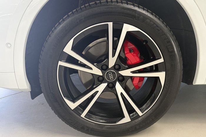 2024 Audi Q5 45 TFSI Dynamic Black