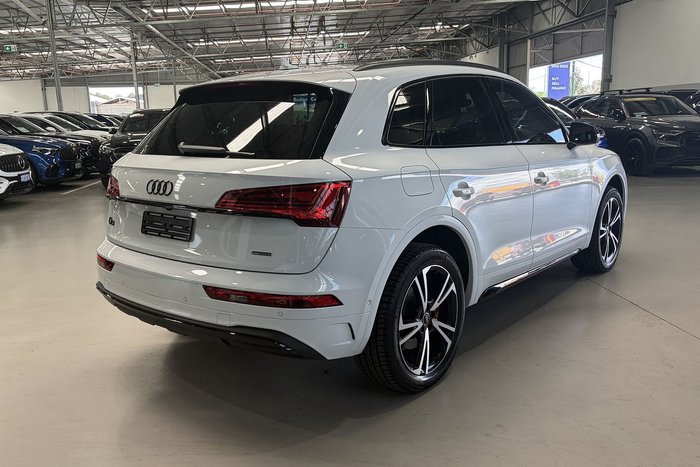 2024 Audi Q5 45 TFSI Dynamic Black