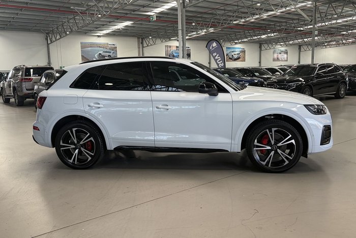 2024 Audi Q5 45 TFSI Dynamic Black