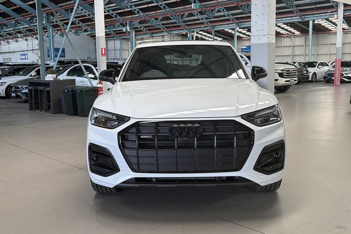 2024 Audi Q5 45 TFSI Dynamic Black