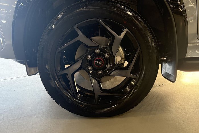 2025 Isuzu MU-X X-TERRAIN